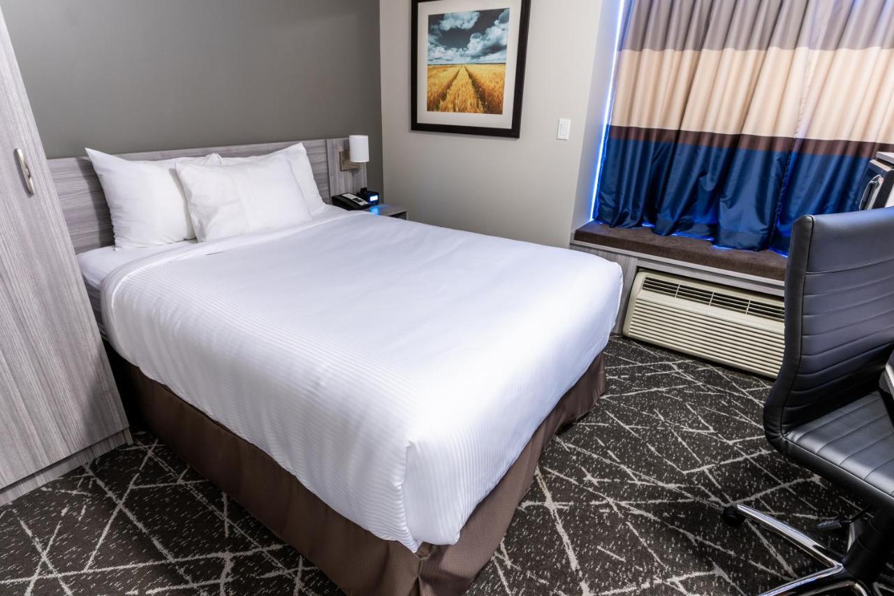 Microtel Inn & Suites By Wyndham Lloydminster Luaran gambar