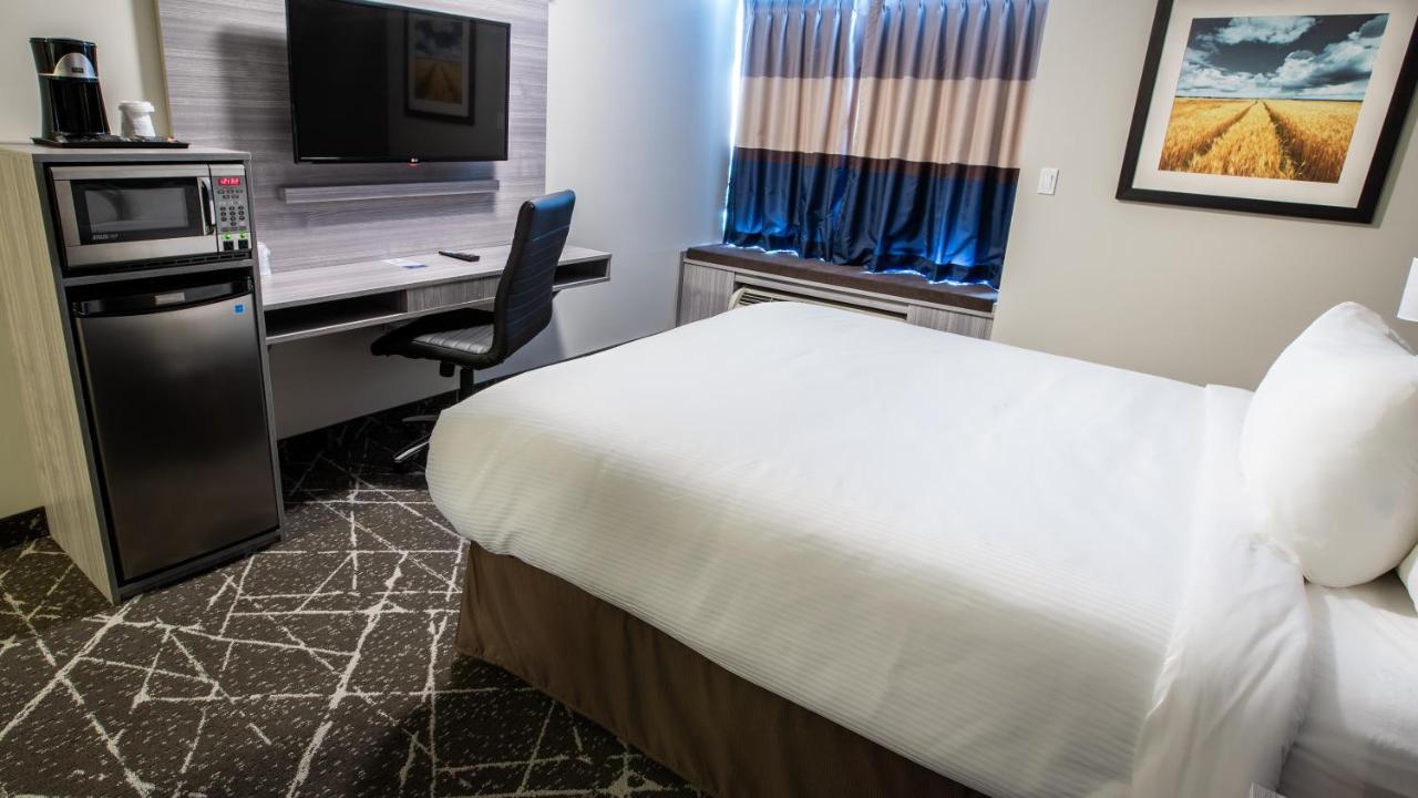 Microtel Inn & Suites By Wyndham Lloydminster Luaran gambar