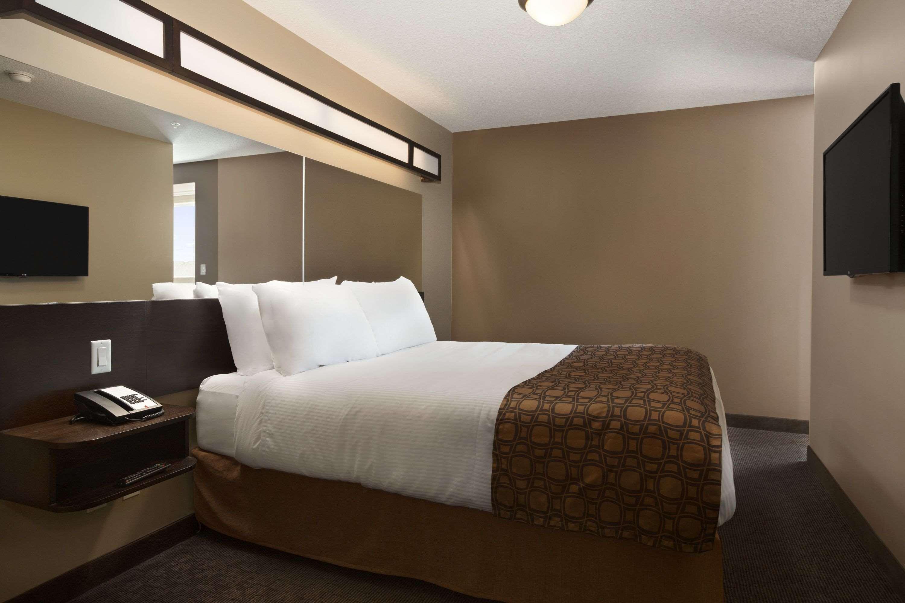 Microtel Inn & Suites By Wyndham Lloydminster Luaran gambar