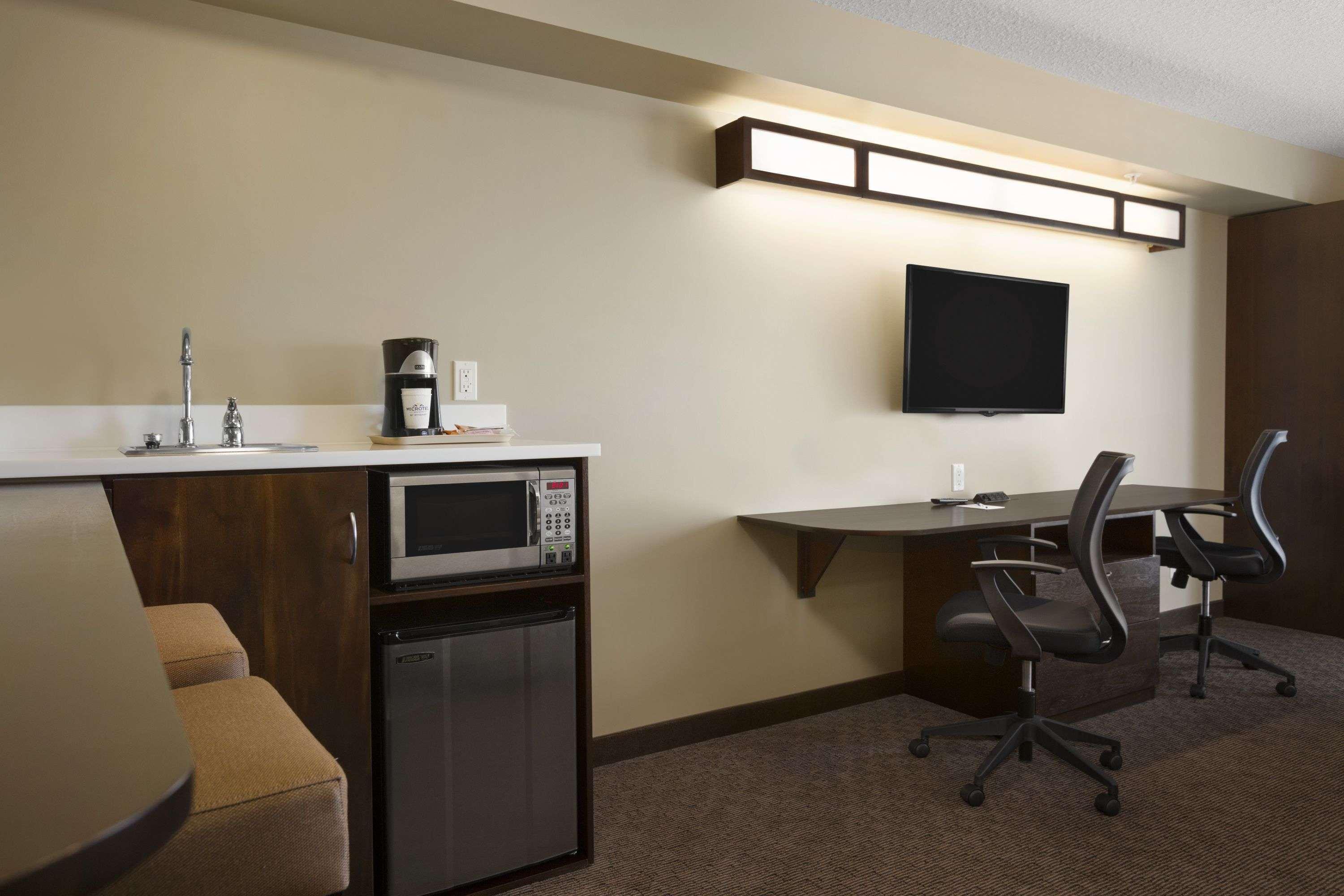 Microtel Inn & Suites By Wyndham Lloydminster Luaran gambar