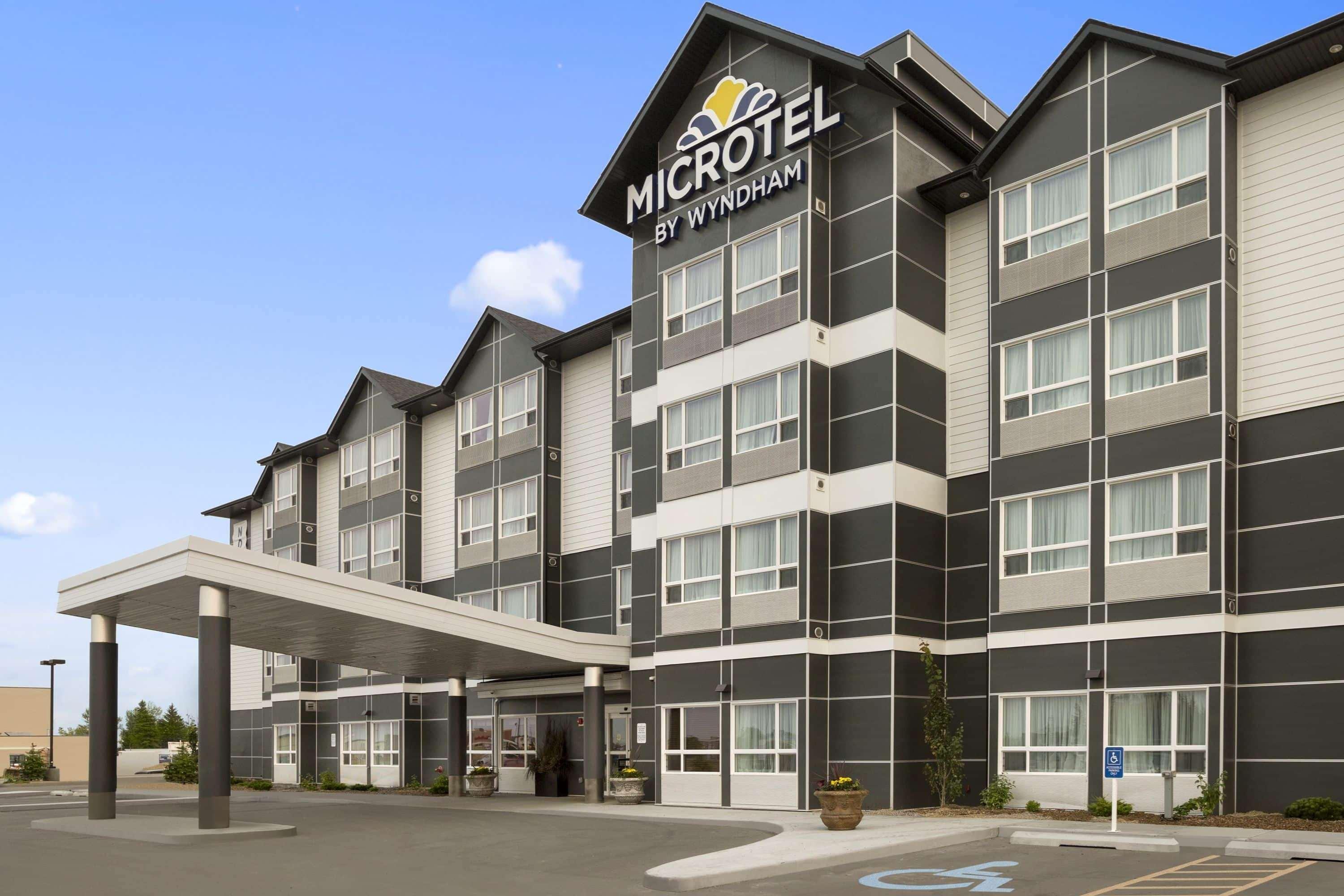 Microtel Inn & Suites By Wyndham Lloydminster Luaran gambar