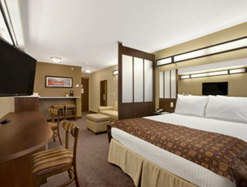 Microtel Inn & Suites By Wyndham Lloydminster Luaran gambar